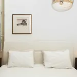 Italian Design In Principe Real شقة Lisboa